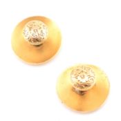 PAIR OF VICTORIAN 15CT GOLD ENGRAVED BUTTON STUDS