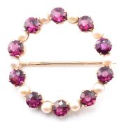 HALLMARKED 9CT GOLD GARNET & PEARL BROOCH PIN