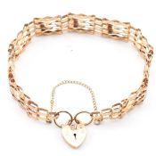 HALLMARKED 9CT GOLD GATE LINK BRACELET WITH HEART PADLOCK CLASP
