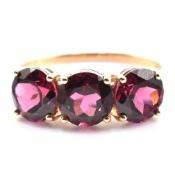 HALLMARKED 9CT GOLD & GARNET THREE STONE RING