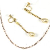 9CT GOLD CHAIN NECKLACE & 9CT GOLD & SIMULATED PEARL EARRINGS