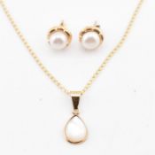 9CT GOLD & MOTHER OF PEARL PENDANT NECKLACE & EARRINGS