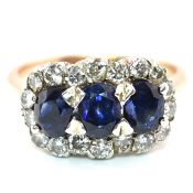 GOLD SAPPHIRE & DIAMOND THREE STONE CLUSTER RING