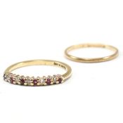 HALLMARKED 9CT GOLD BAND RING & HALLMARKED 9CT GOLD & GEM SET RING