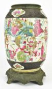 QING DYNASTY FAMILLE ROSE WARRIOR VASE 清 粉彩刀马旦瓶