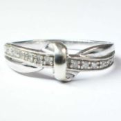 HALLMARKED 9CT GOLD & DIAMOND KNOT RING
