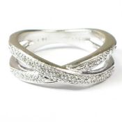 HALLMARKED 9CT GOLD & DIAMOND CROSSOVER RING