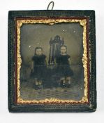 19TH CENTURY AMERICAN DAGUERROTYPE PHOTOGRAPH OF SISTERS