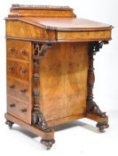 19TH CENTURY VICTORIAN WALNUT LEATHER DAVENPORT DESK