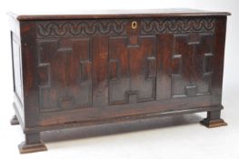 17TH / 18TH CENTURY CARVED OAK COFFER BLANKET BOX CHEST