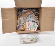 COLLECTION OF KILOWARE POSTAGE STAMPS