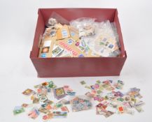 COLLECTION OF KILOWARE POSTAGE STAMPS