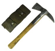 VINTAGE BRADES 313 MILITARY ISSUE FIRE AXE