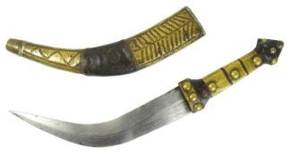 19TH CENTURY PALESTINIAN JAMBIYA DAGGER
