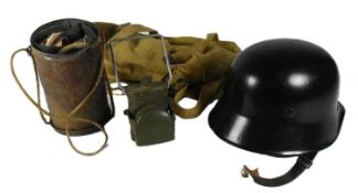 COLLECTION OF ASSORTED MILITARIA