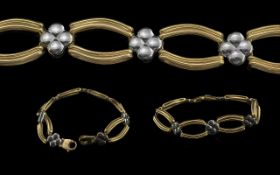A Fine 9ct Gold Stylish open Worked Bracelet with Pleasing Design. Marked 9.375.