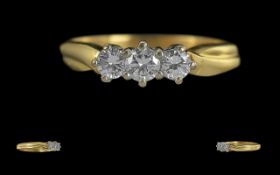 Ladies Fine Quality 18ct Gold 3 Stone Di