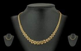 Fine Quality Ladies 9ct Gold Necklace of Pleasing Design, Marked 9.