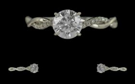 Ladies Superb 18ct White Gold Contemporary Single Stone Diamond Set Ring with diamond shoulders,
