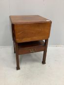 A late Victorian mahogany drop flap occasional table, width 89cm extended, height 69cm.
