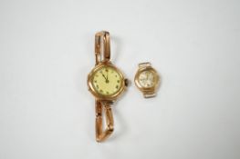 A lady's early 20th century 9ct gold manual wind wrist watch, on a 9ct expanding bracelet, gross