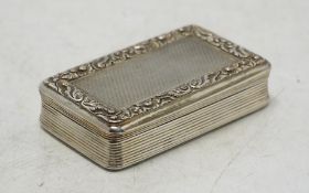 A late George III engine turned silver snuff box, William Elliot, London, 1819, 74mm, with