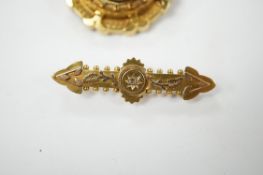 A late Victorian 15ct gold and split pearl set circular brooch, 34mm, gross weight 7.7 grams,