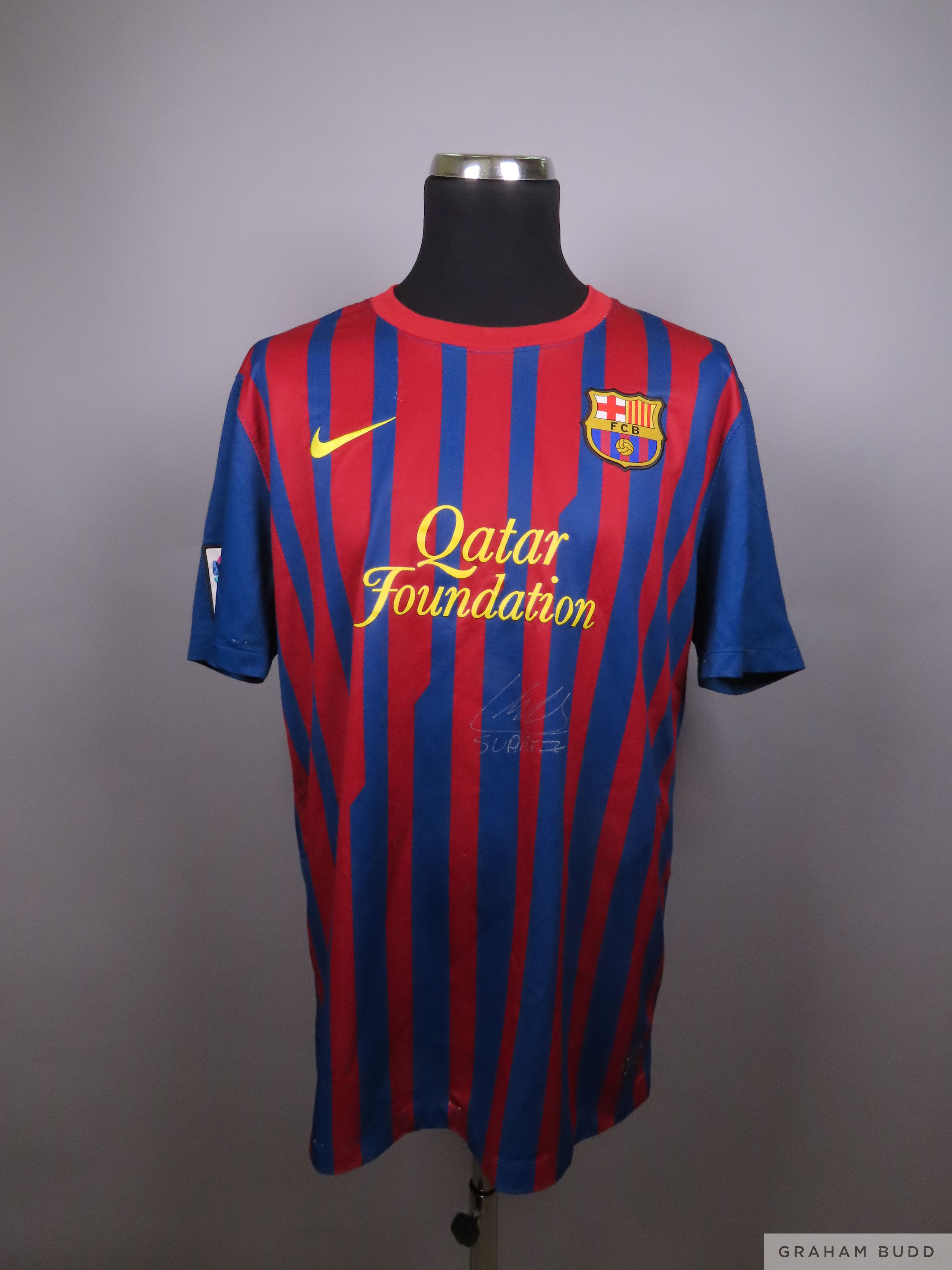 Luis Suarez blue and red Barcelona replica shirt, season 2010-11