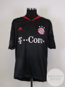 Owen Hargreaves black and red No.23 Bayern Munich Champions League shirt, 2004-05