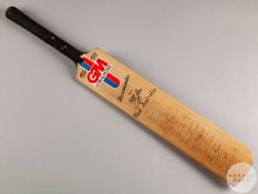 Western Australia team signed Gunn & Moore cricket bat
