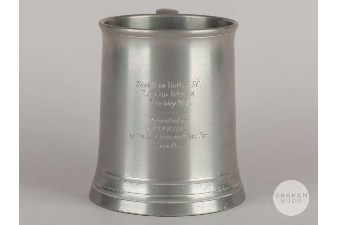 Joe Kirkup pewter prestation tankard, 1964 - Image 3 of 4