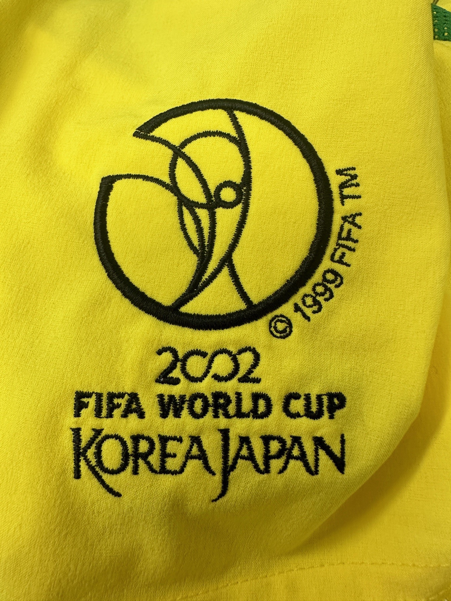 Roberto Carlos signed yellow & green Brazil No.6 shirt, 2002 World Cup - Image 6 of 6