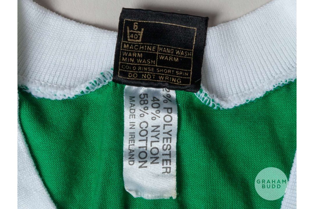 Viv Anderson green & white No.10 Republic of Ireland v. England shirt, 1985 - Image 5 of 5