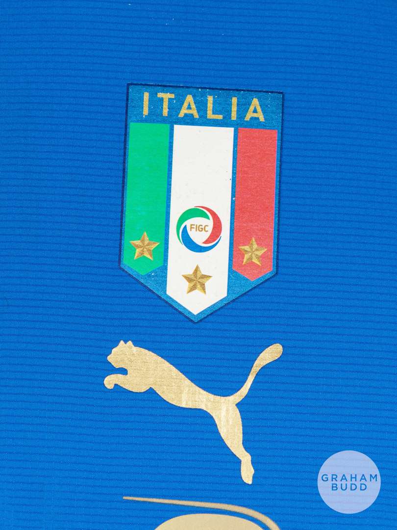 Luca Toni blue & navy Italy No.9 shirt - Image 3 of 5