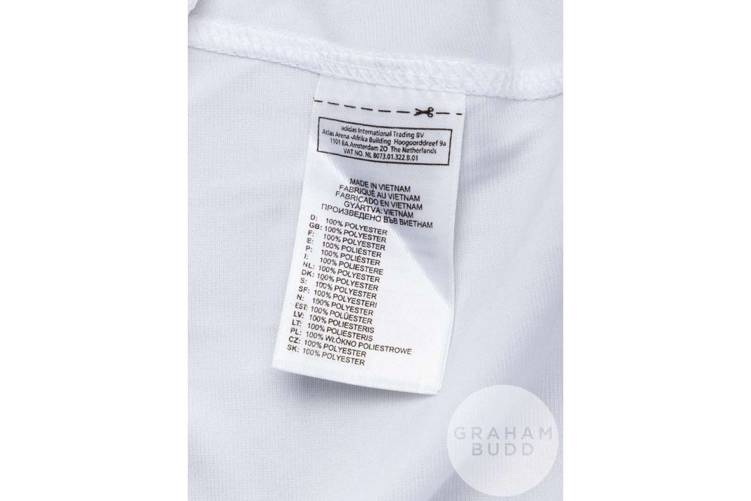 Sergio Ramos white No.4 Real Madrid v. Tottenham Hotspur Champions League shirt, 2011 - Image 4 of 4