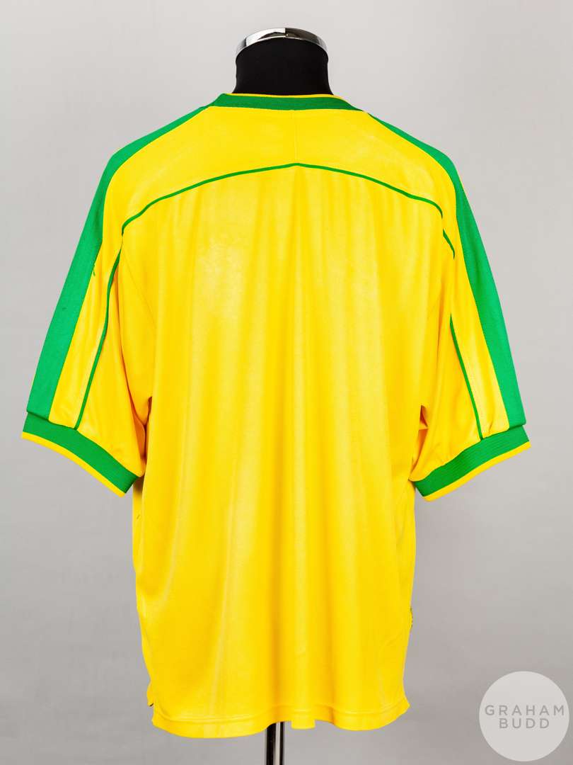 A yellow Brazil short sleeved replica shirt signed by Roberto Carlos. - Image 2 of 5