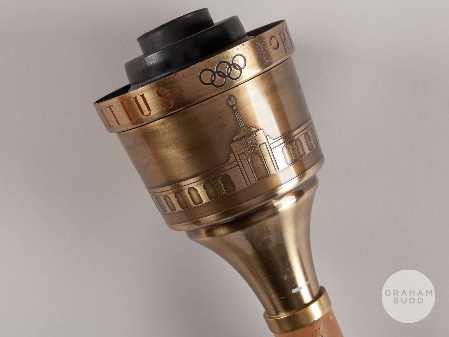 Los Angeles 1984 Olympic Games bearer's torch, brass-finished aluminum with tan leather handle - Image 2 of 3