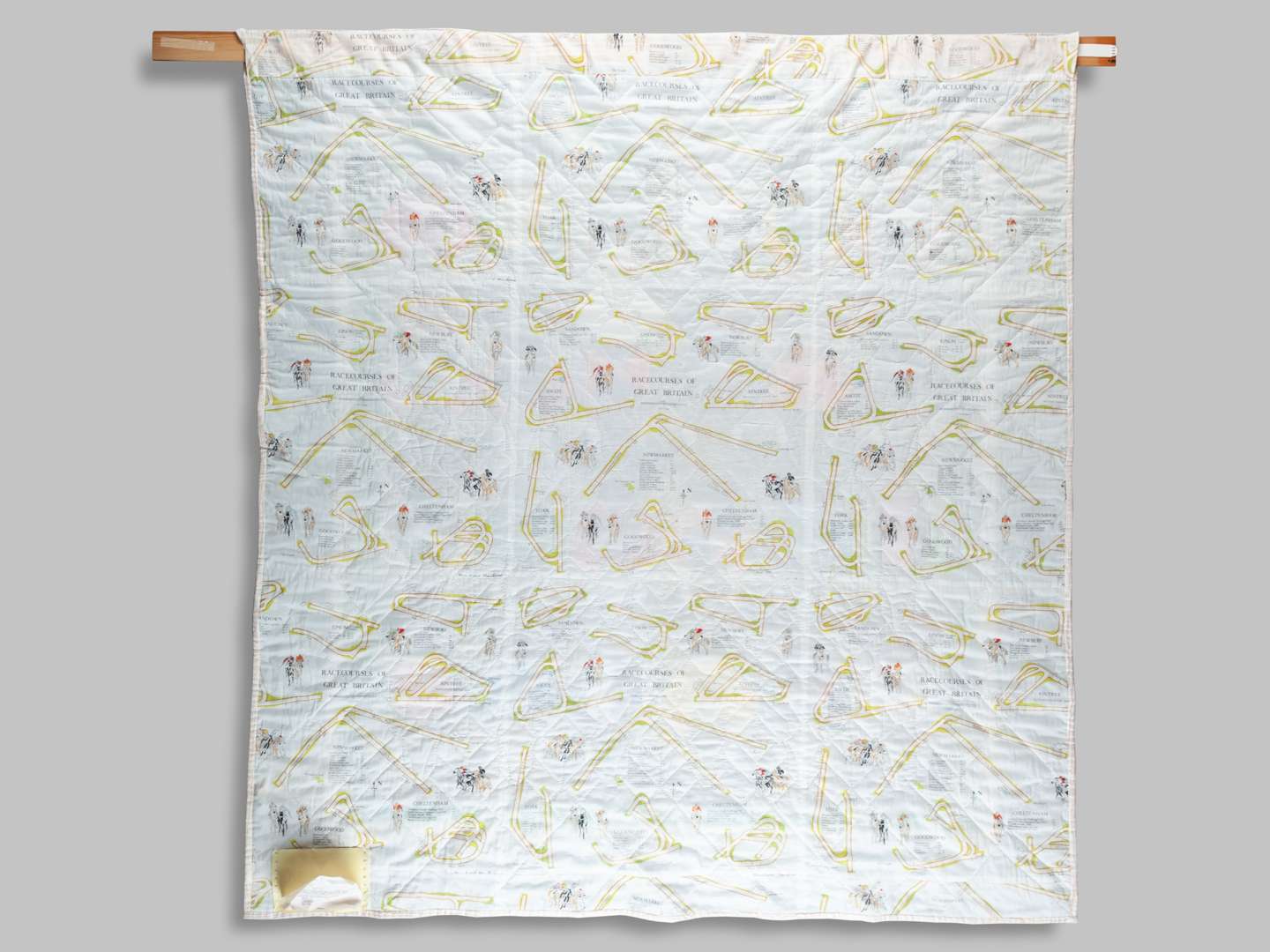 A superb horse racing quilt by the artist Brenda Martin Matthews. - Image 2 of 2