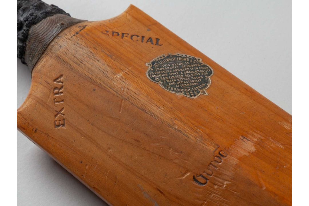 Bodyline Series a Lillywhite Frowd & Co selected cricket bat autographed. - Image 4 of 4