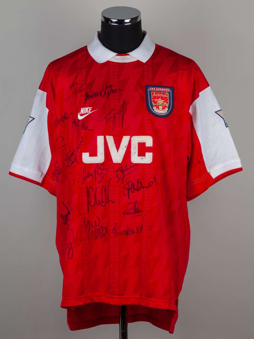 Red and white No.6 Arsenal autographed short-sleeved shirt 1995-96