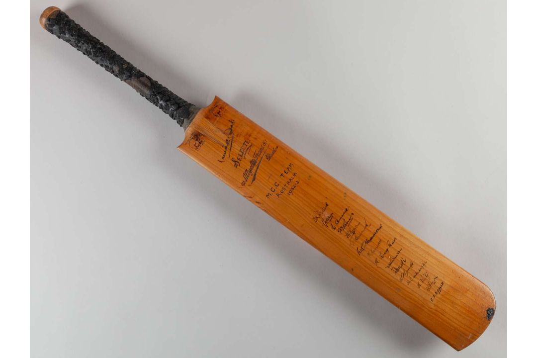 Bodyline Series a Lillywhite Frowd & Co selected cricket bat autographed. - Image 1 of 4