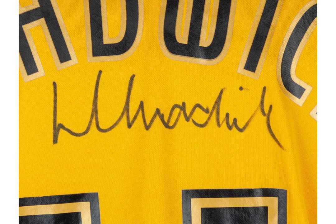 Luke Chadwick yellow and green No.11 Norwich City short-sleeved shirt, 2007-08 - Image 4 of 5