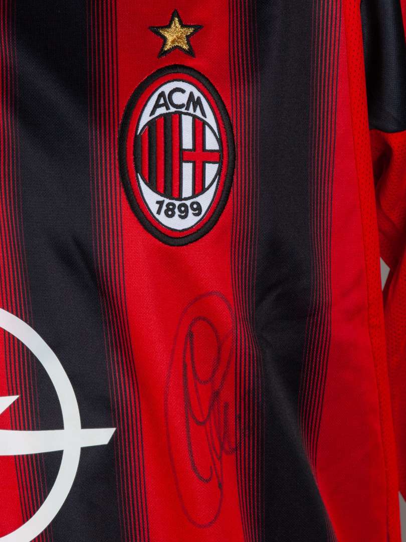 Red and black AC Milan autographed long-sleeved shirt 2004-05 - Image 3 of 5