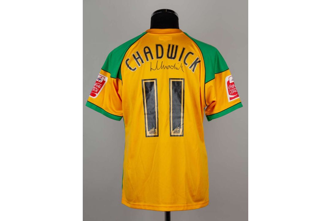 Luke Chadwick yellow and green No.11 Norwich City short-sleeved shirt, 2007-08 - Image 2 of 5