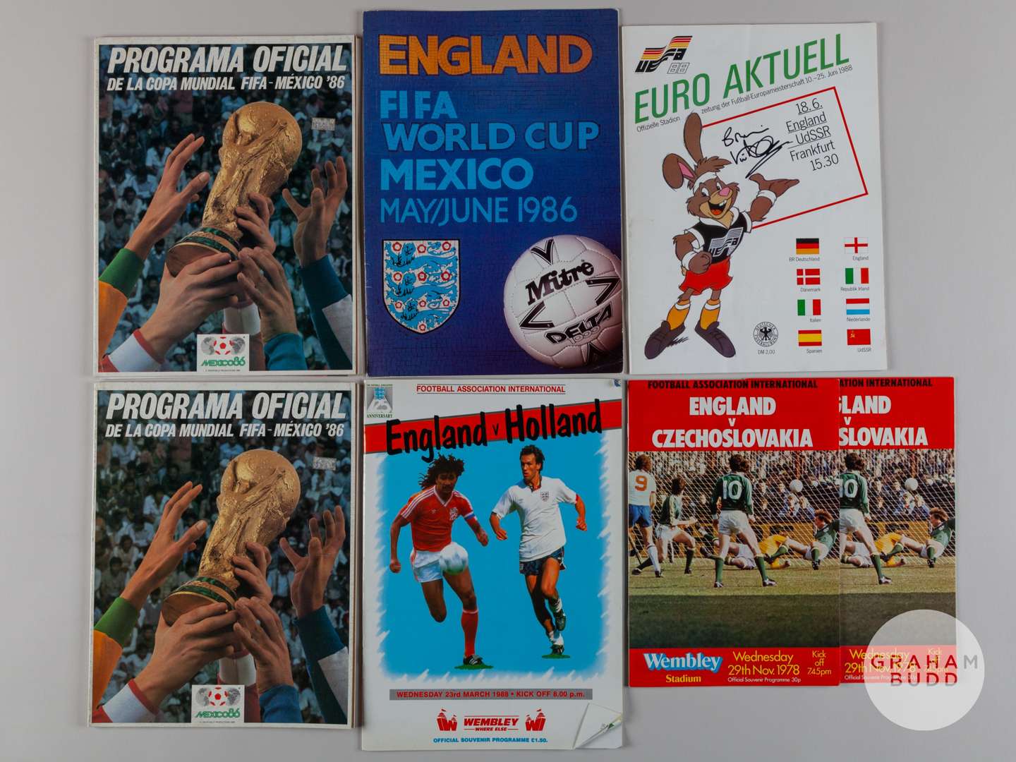Viv Anderson two World Cup 1986 tournament brochures each bearing eighteen squad player autographs