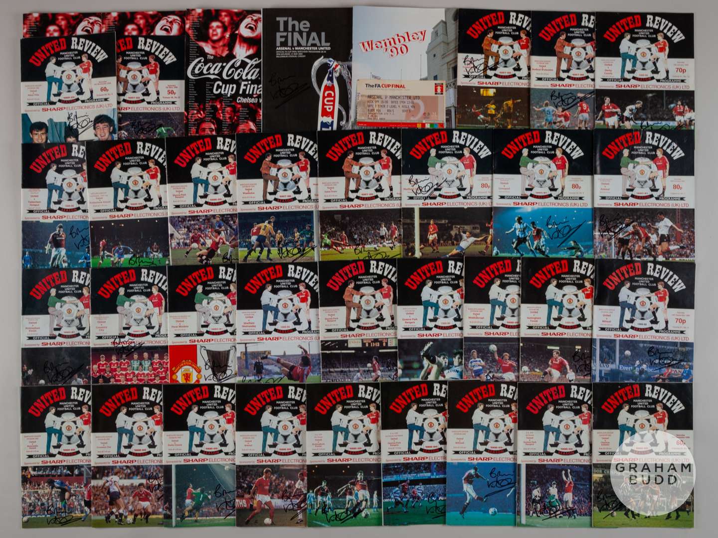 Viv Anderson Arsenal v. Manchester United match programme, cover autographed by Viv Anderson