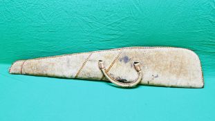 A GOOD QUALITY TAN LEATHER AND BRADY GUN SLIP.