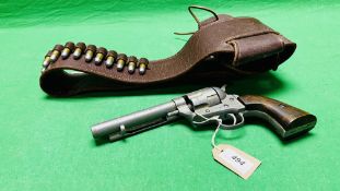 A WESTERN STYLE REPLICA REVOLVER WITH LEATHER HOLSTER AND ACCESSORIES - (ALL GUNS TO BE INSPECTED