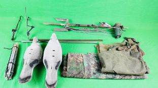 A 12V DECOY WHIRLY PIGEON DECOYS,