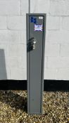 BRATTON SOUND THREE GUN CAPACITY SECURITY CABINET (KEYS WITH AUCTIONEER)